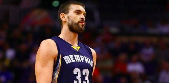 表现感到满 表现感到满