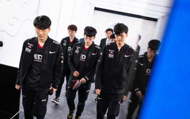 还在犹豫的 还在犹豫的