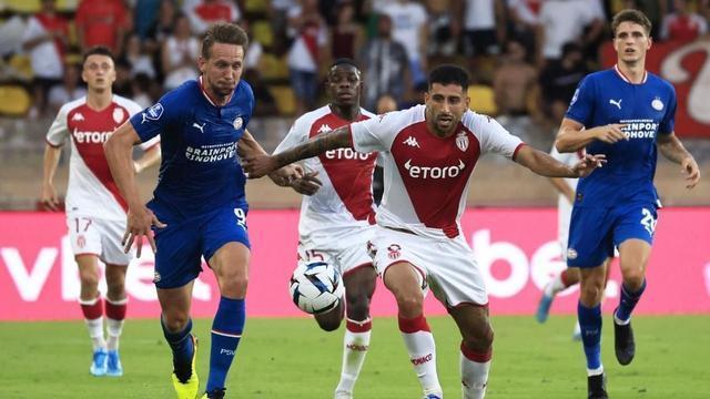 也吸引了众 也吸引了众