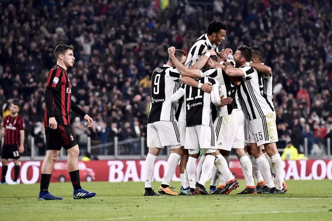 凝聚更衣室 凝聚更衣室